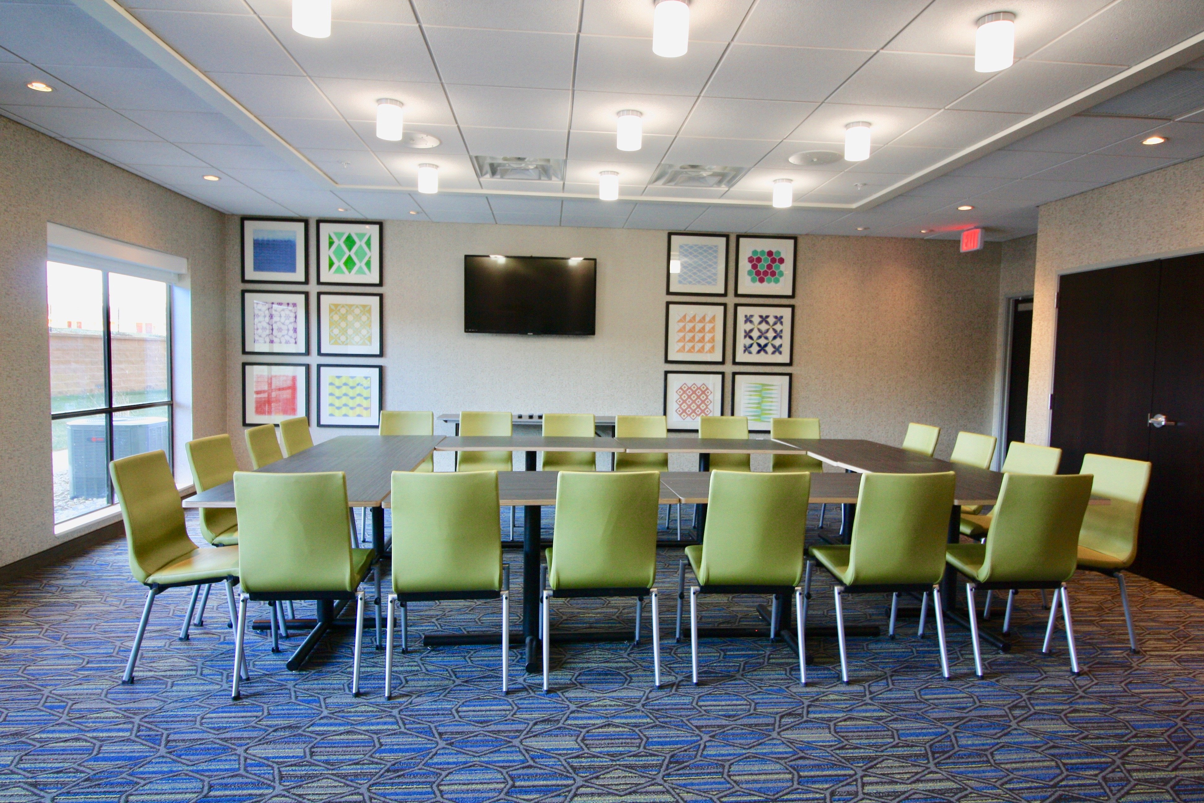 Holiday Inn Express & Suites Kirksville - University Area 32/38