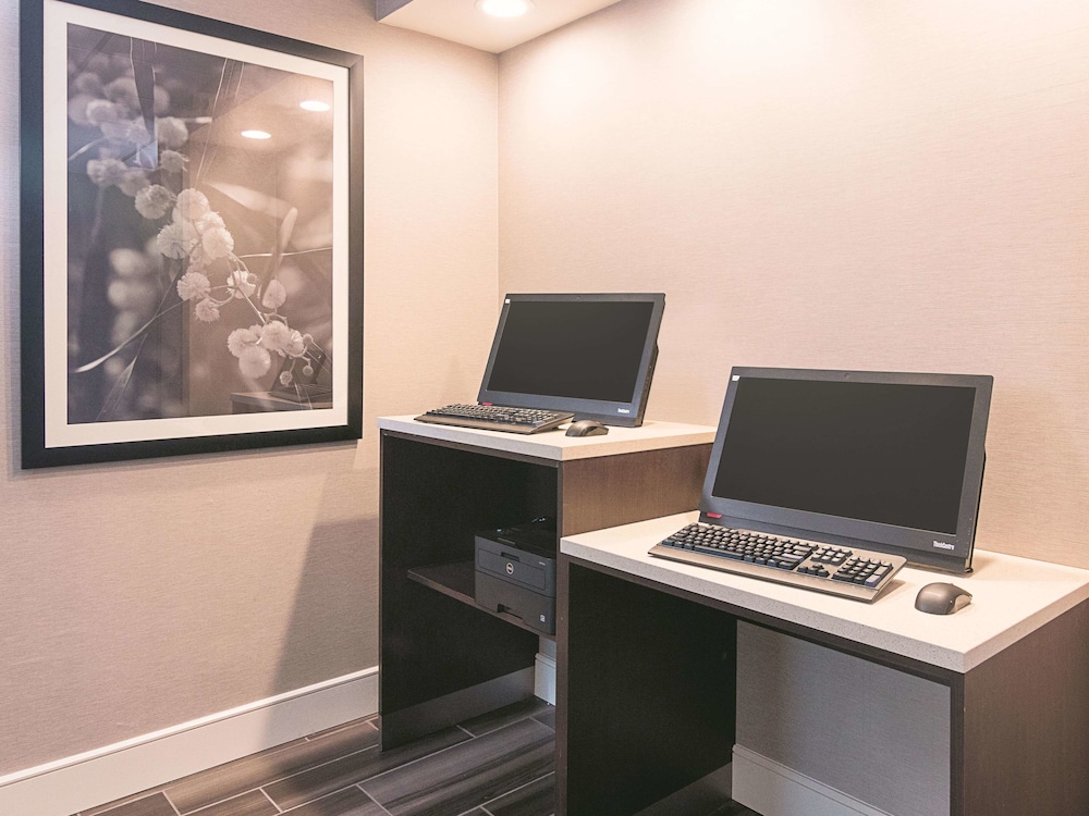 La Quinta Inn & Suites by Wyndham Atlanta Conyers 40/46