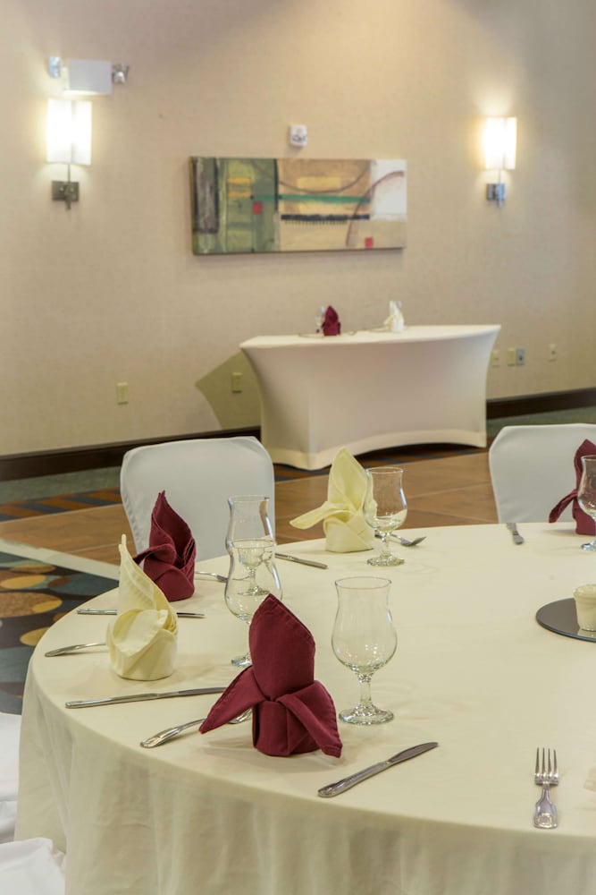 Hilton Garden Inn Dulles North 32/82