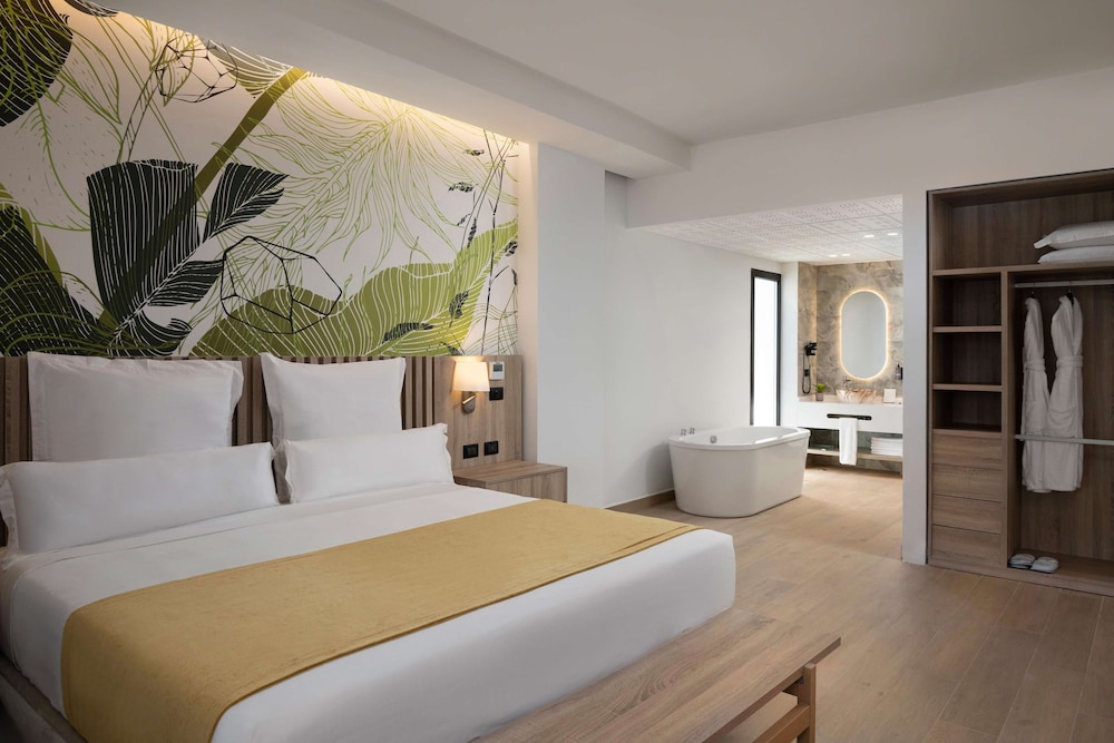 Serenade All Suites - Adults Only Resort 15/50