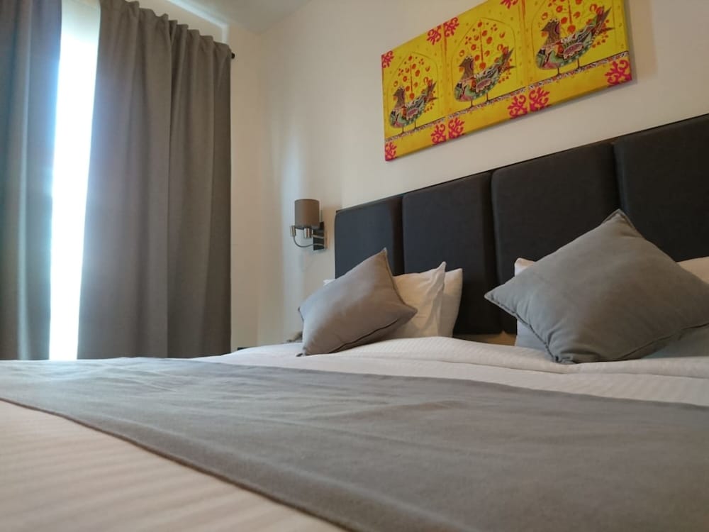 Executive, Suite, King Bed, City View