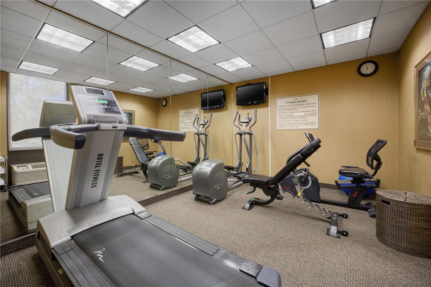 Surestay Plus Hotel By Best Western Chicago Lombard 12/36