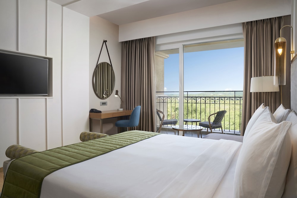Holiday Inn Goa Candolim 24/75