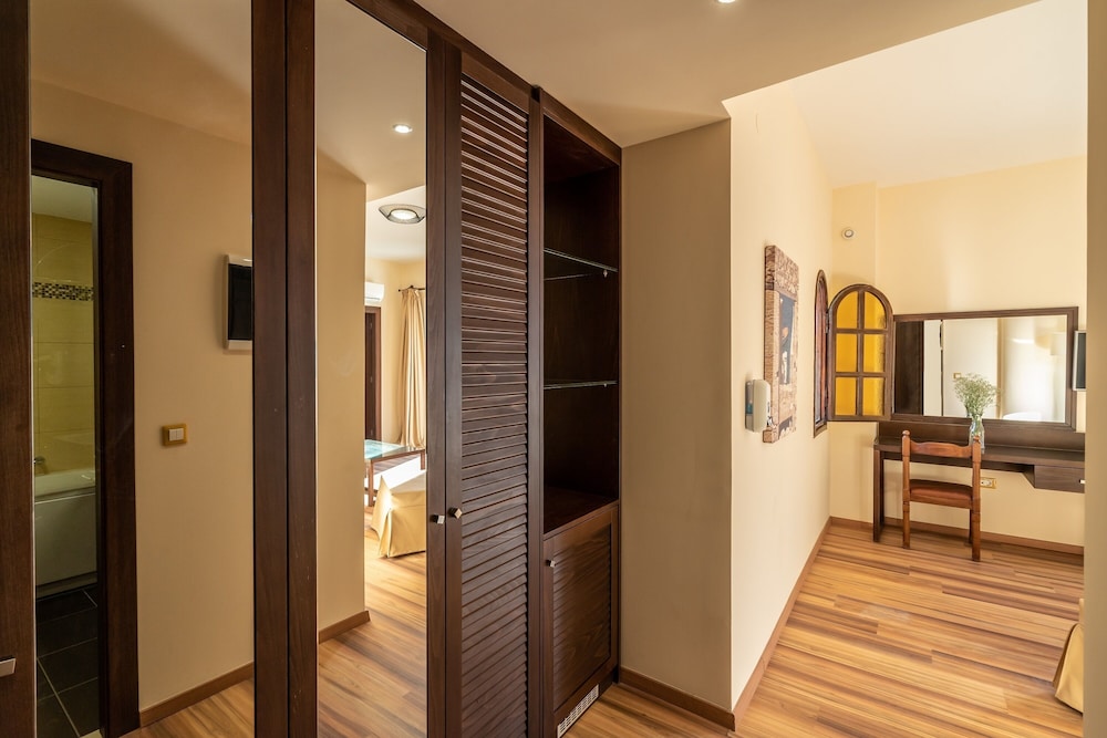 Ladiko Inn Hotel 38/62