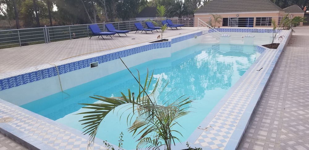 Metzy Residence Hotel in SERREKUNDA