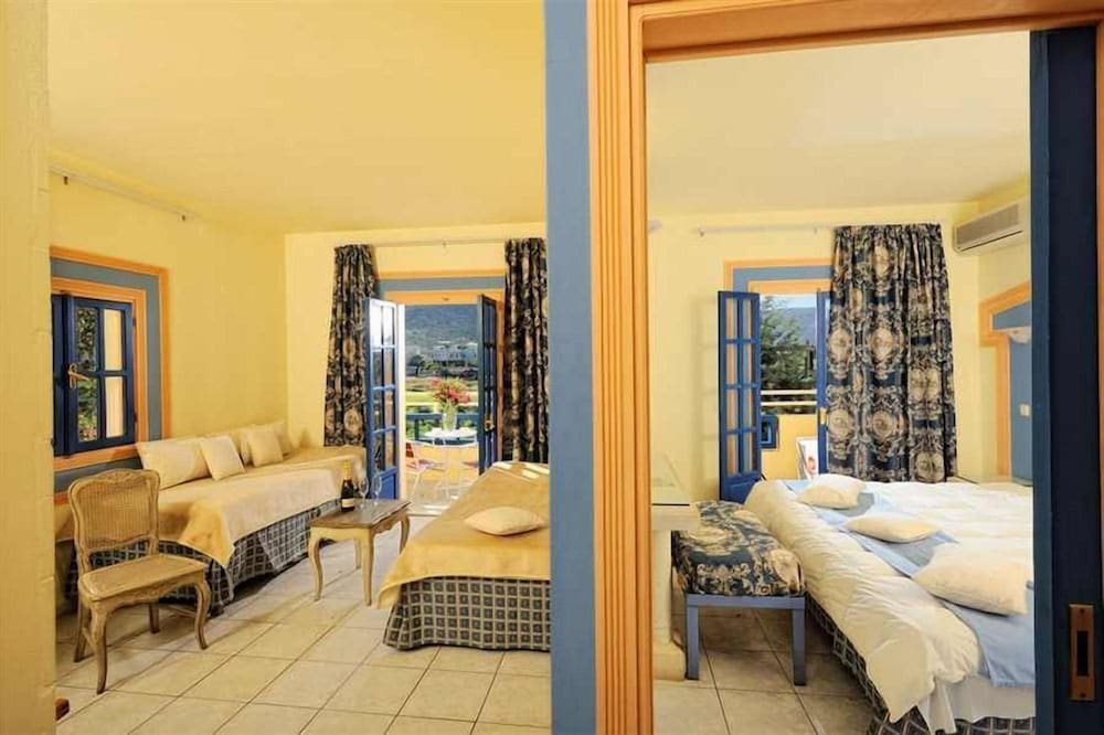 Parthenis Hotel & Suites 48/50