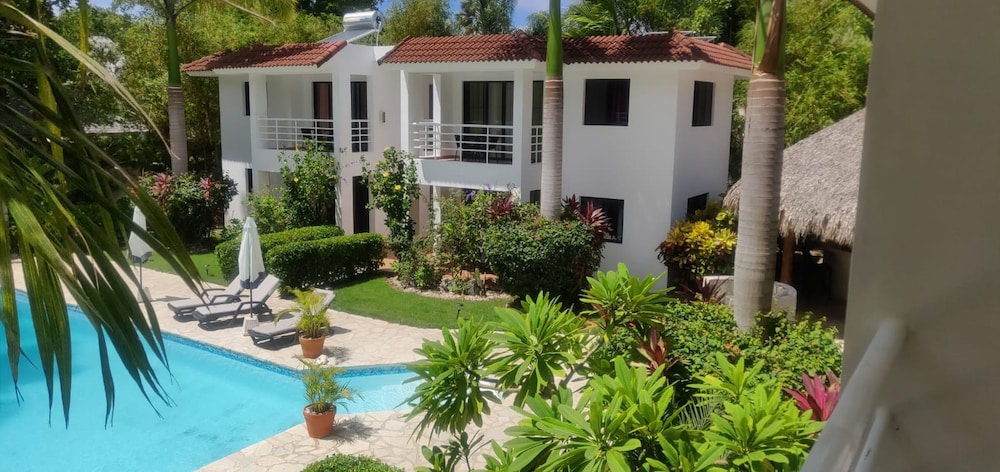 Coral Blanco Hotel 62/73