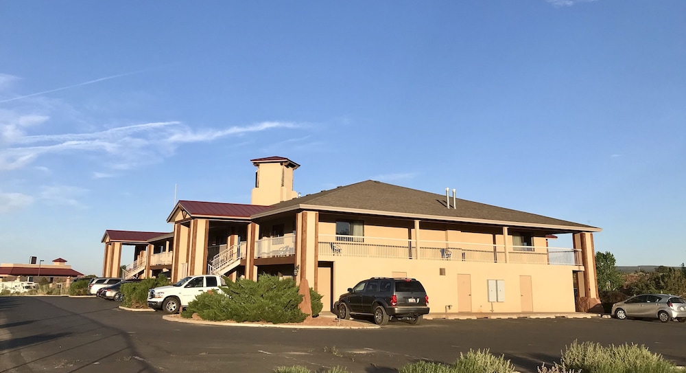 The Noor Hotel 2/50