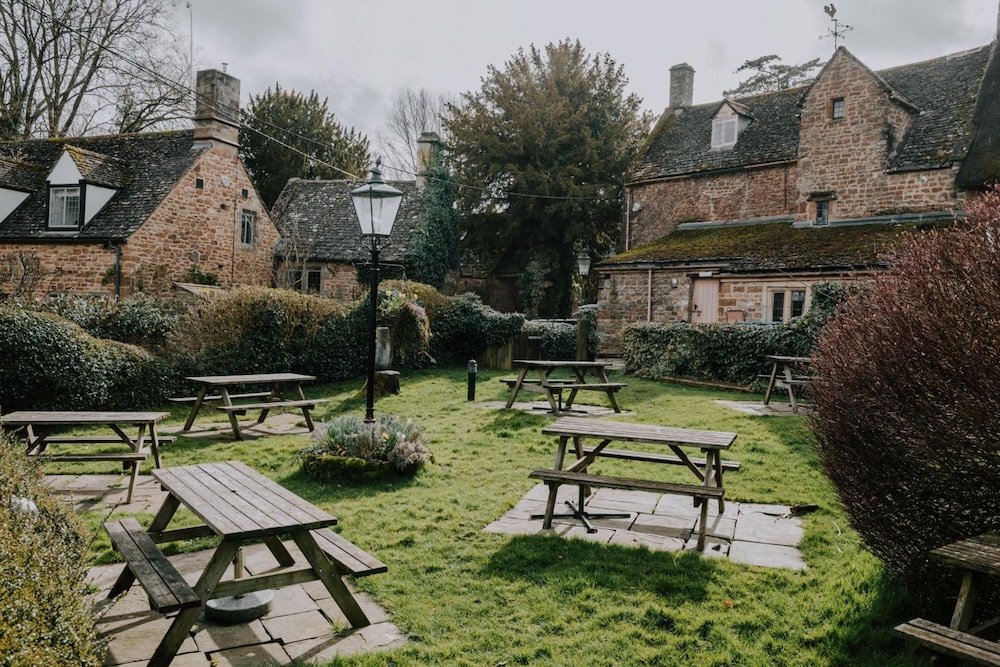 The Falkland Arms 42/50