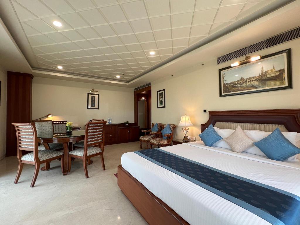 Junior Suite, Queen Bed