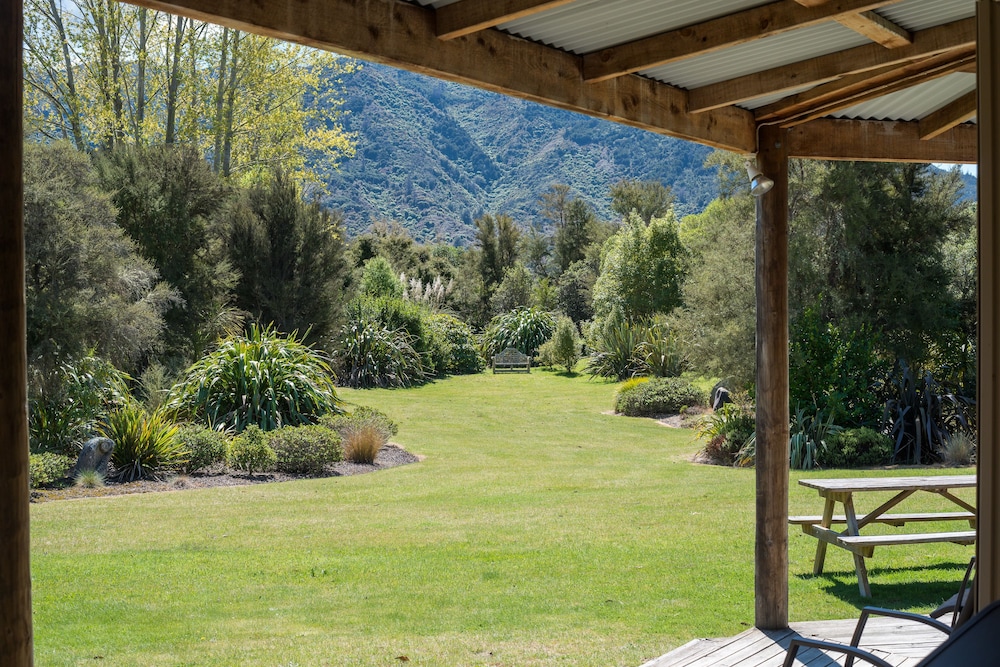 ABEL TASMAN LODGE 25/62