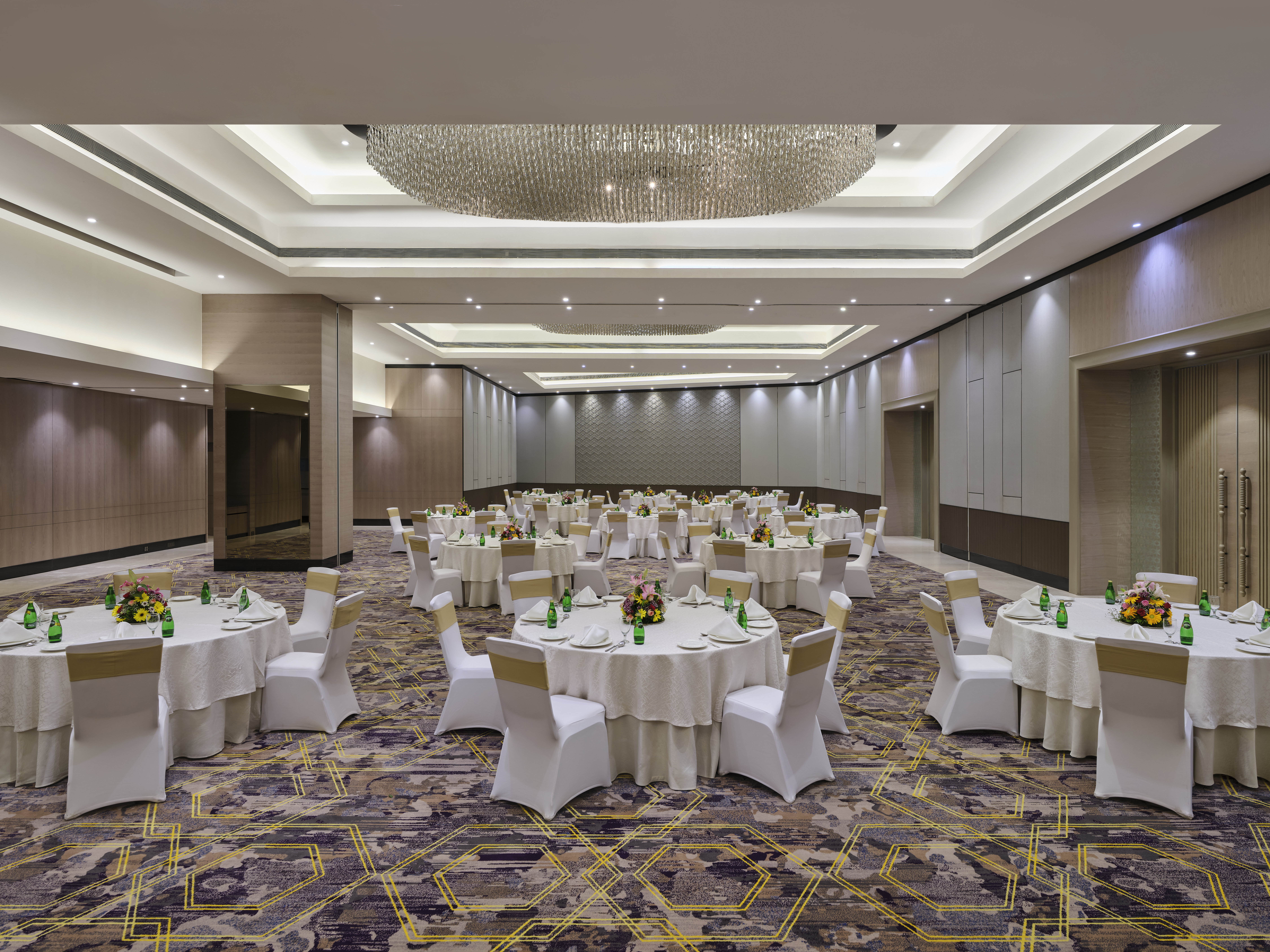Crowne Plaza Ahmedabad City Centre 59/70