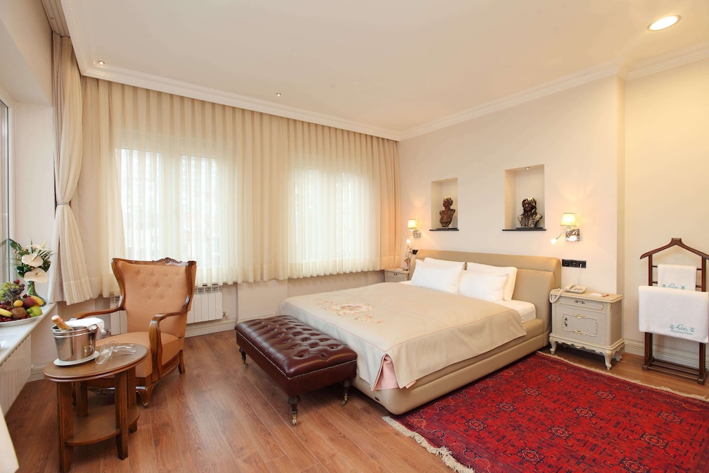 Lir Residence Suites 13/43