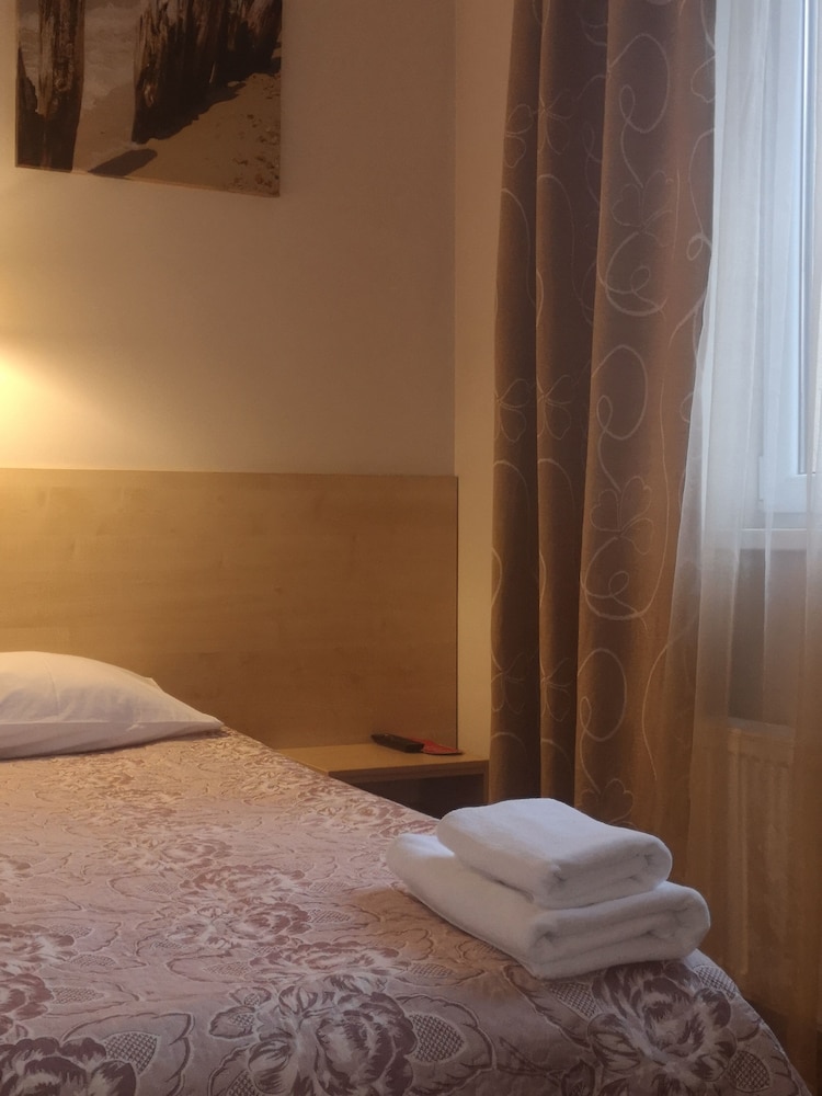 Best Hotel 25/50