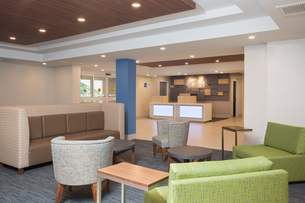 HOLIDAY INN EXPRESS CHELMSFORD 44/65
