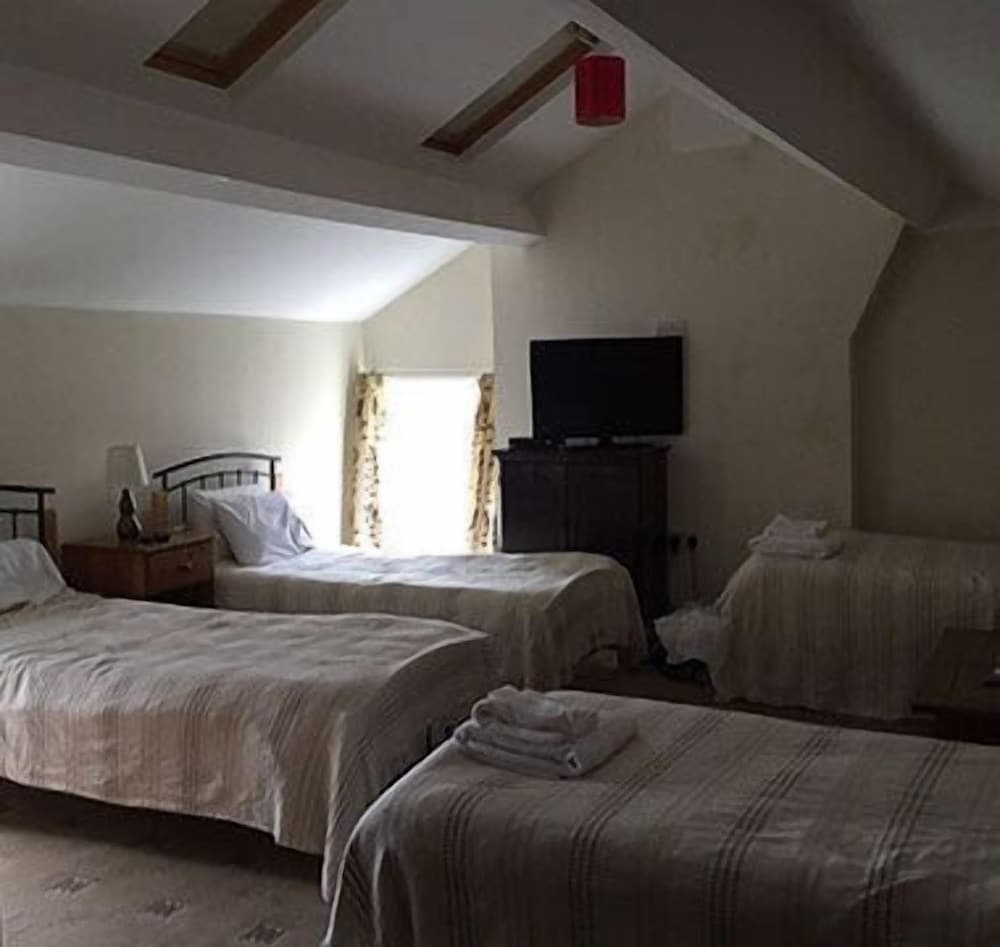 Ambrose Hotel 11/50