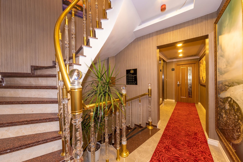 Golden Sand Hotel 5/35