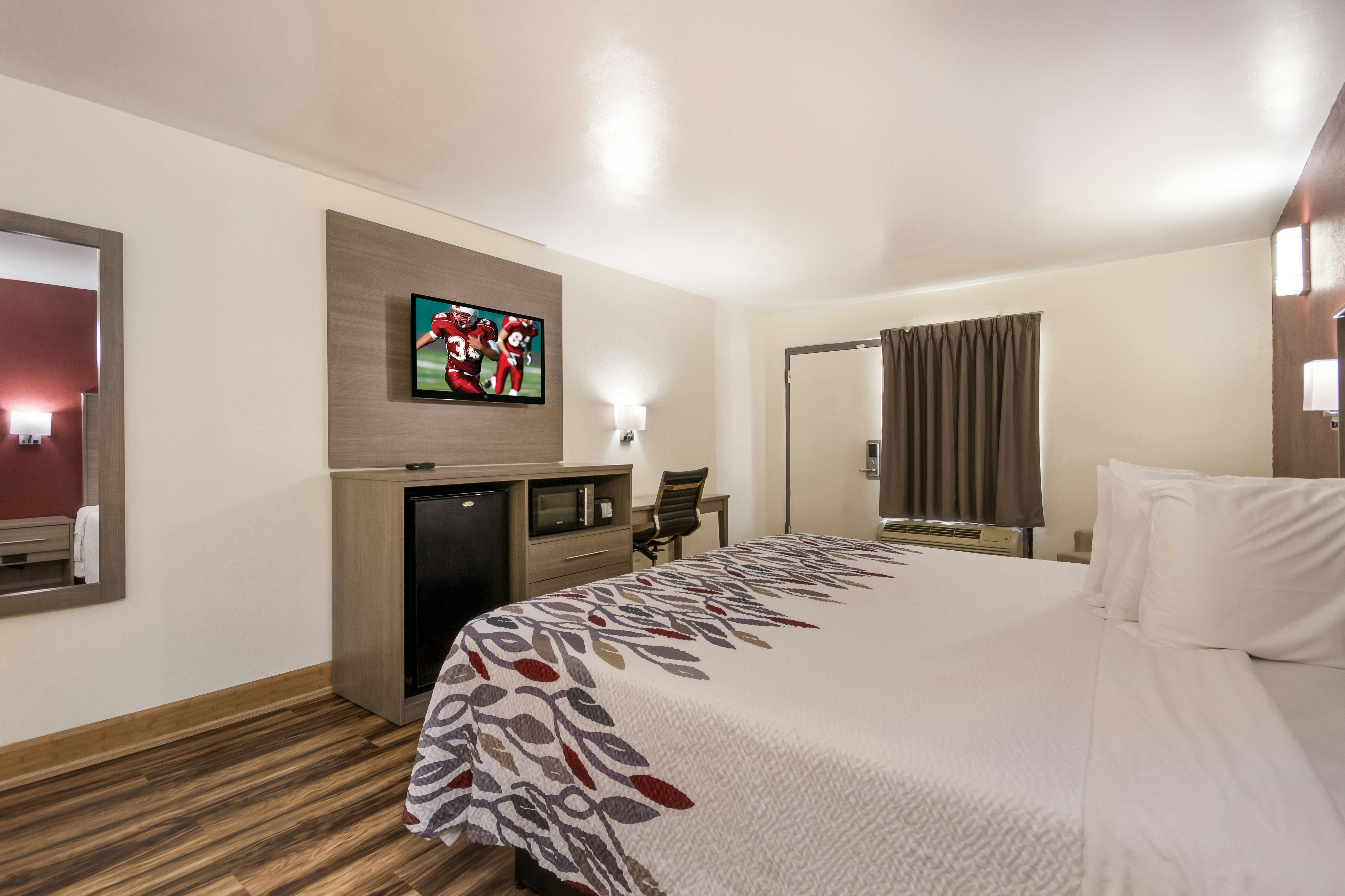 Deluxe, King Bed