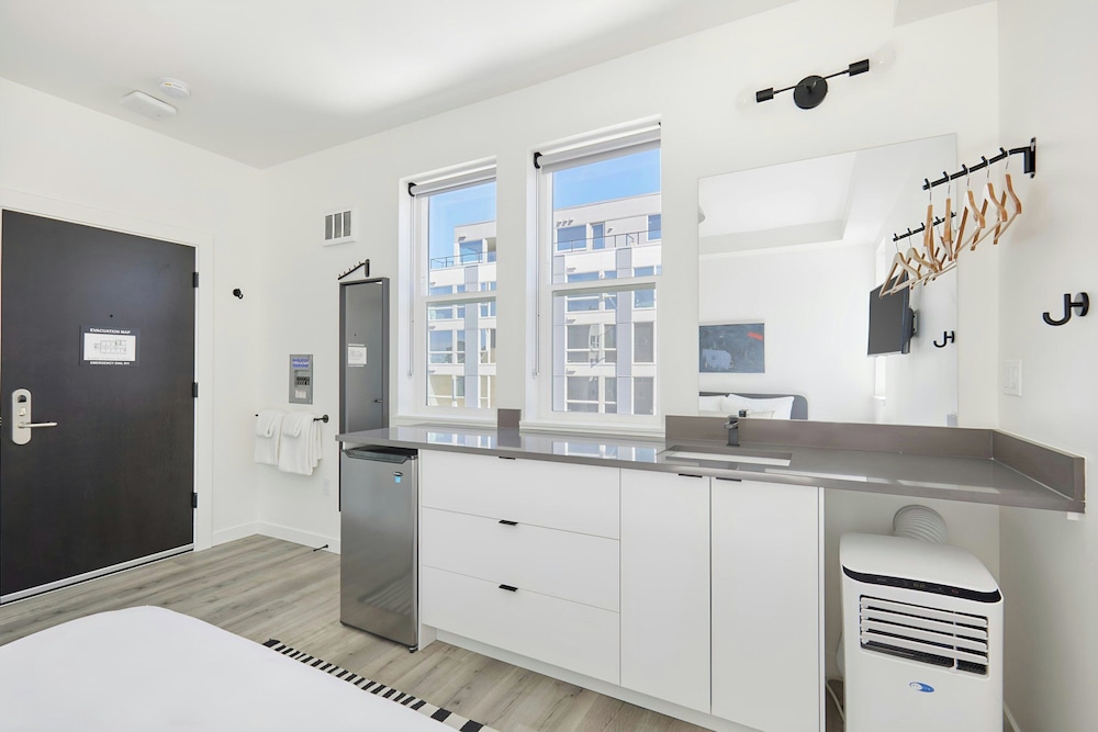 Sonder The Boylston 9/50