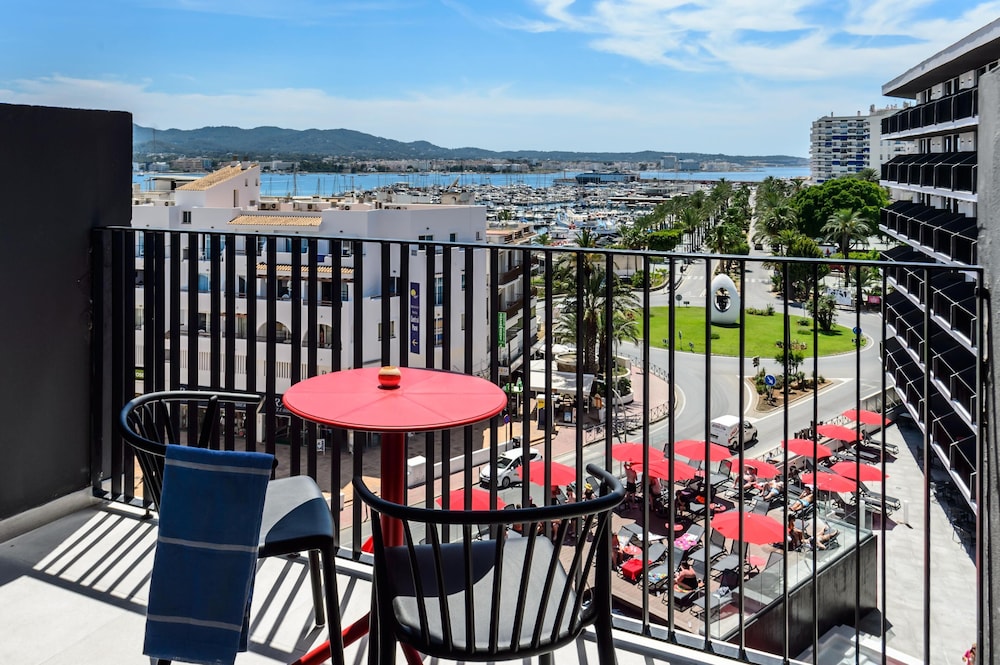 Hotel Vibra District - Adults Only in SAN ANTONIO