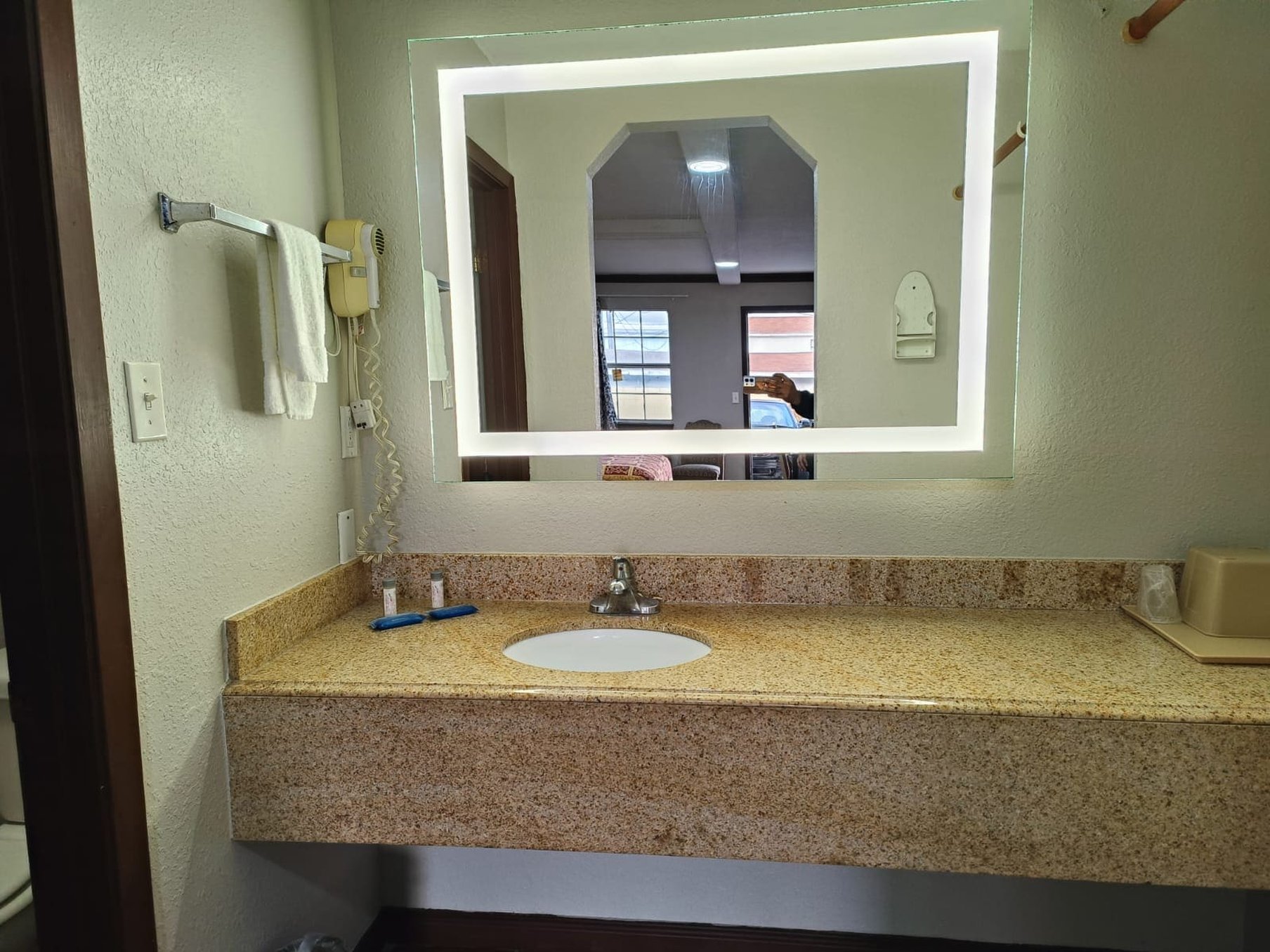 American Inn & Suites By Capital O Victoria US-59 24/26