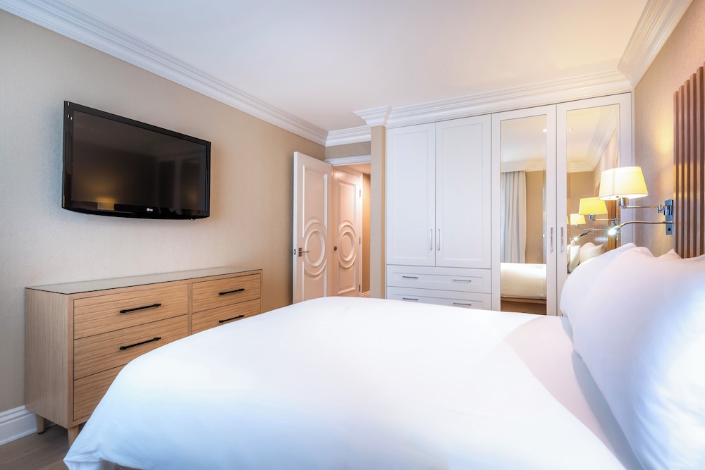 Executive, Suite, Queen Bed