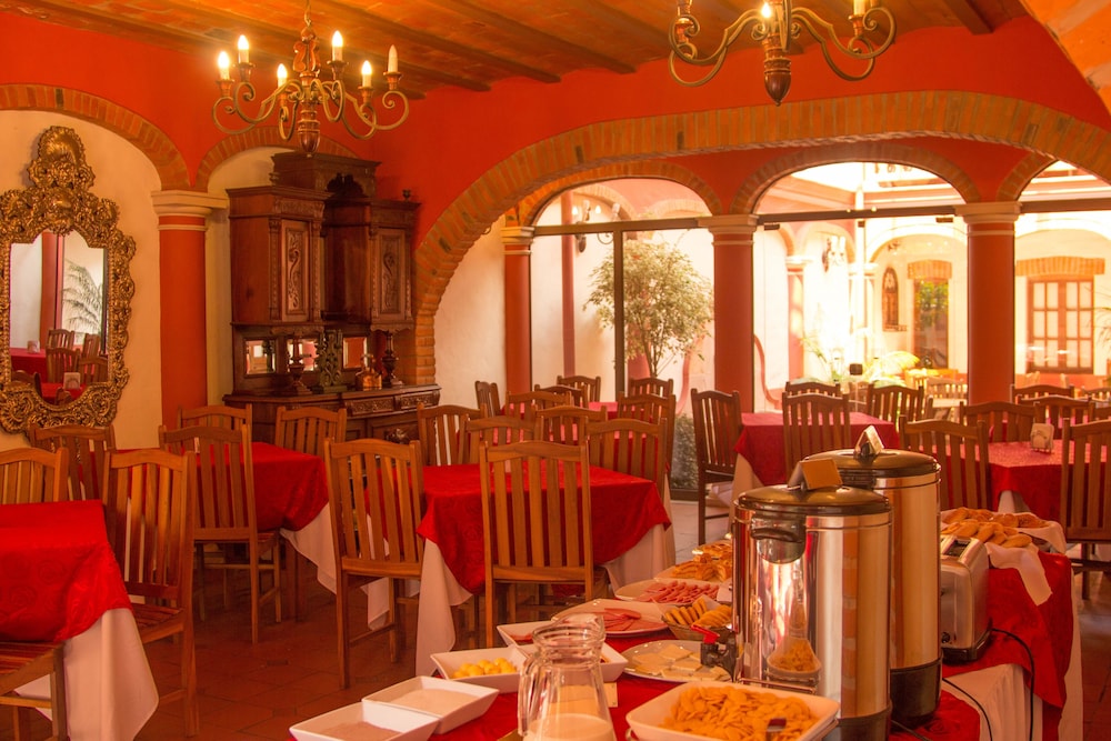 Hotel Monasterio 36/50