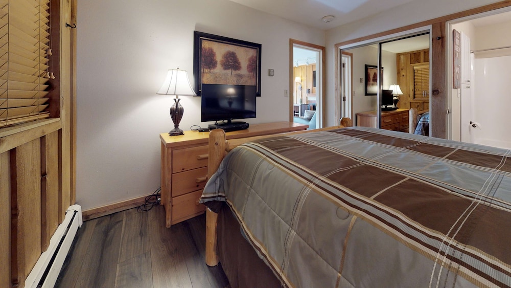 Vail 21 Condominiums 11/60