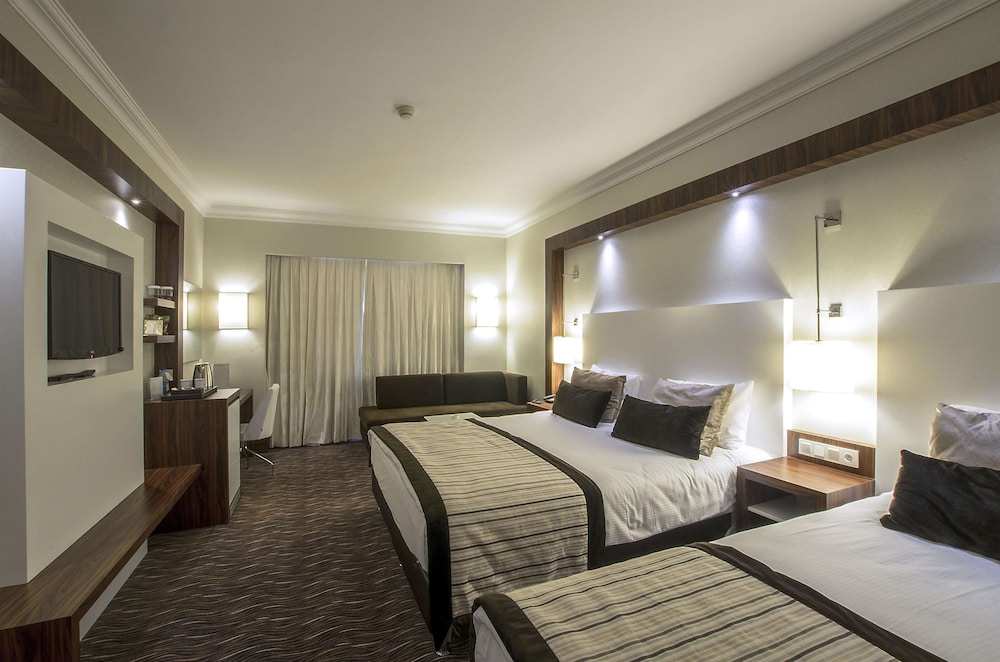 Ikbal Thermal Hotel And Spa 28/74
