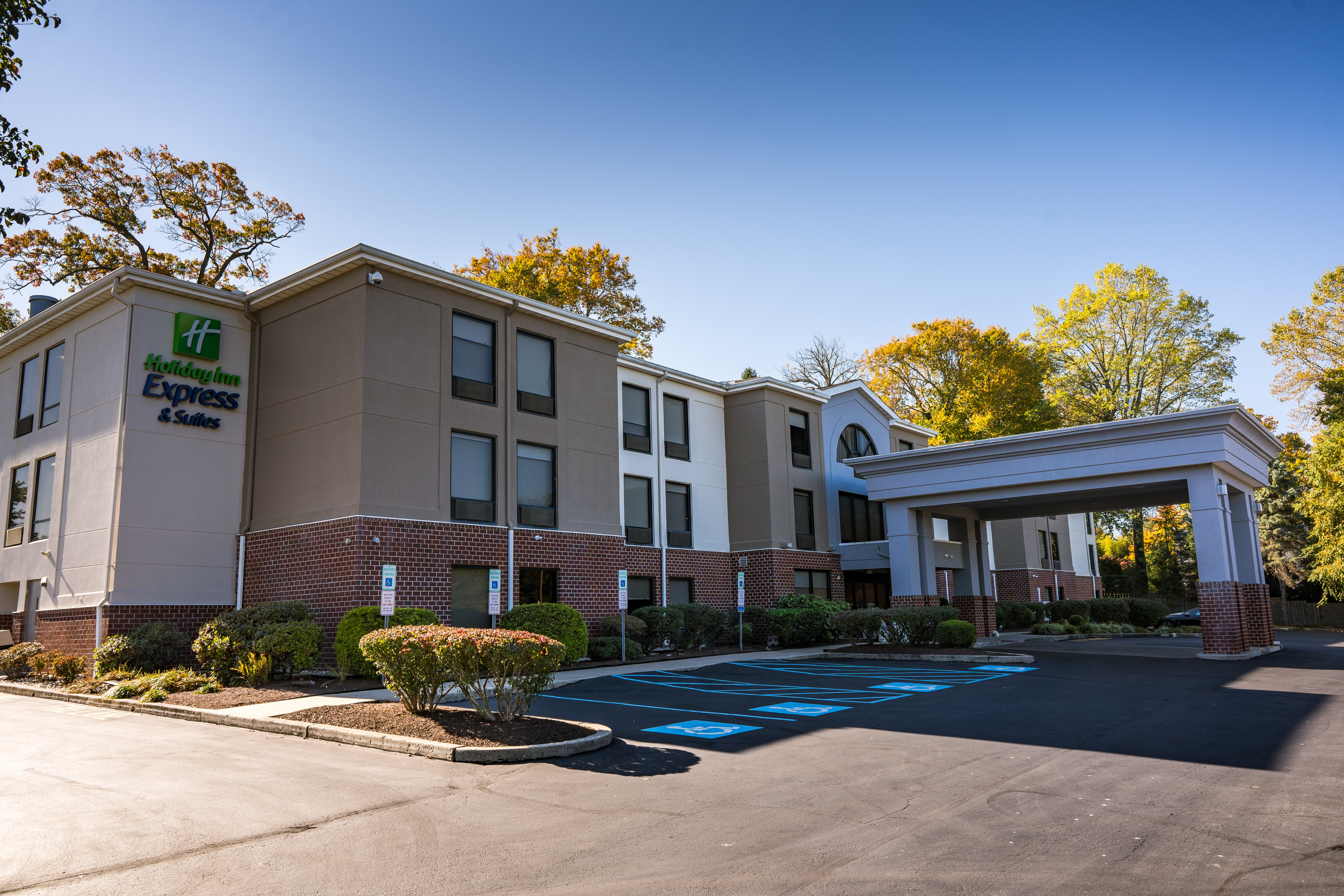 Holiday Inn Express Hotel Suites West Chester 4/76
