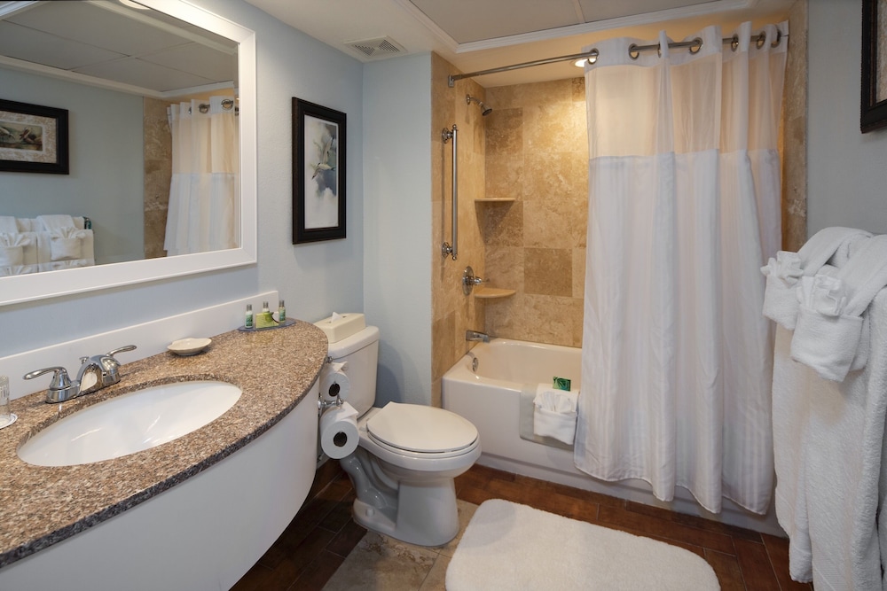 Tradewinds Island Grand Resort 9/65