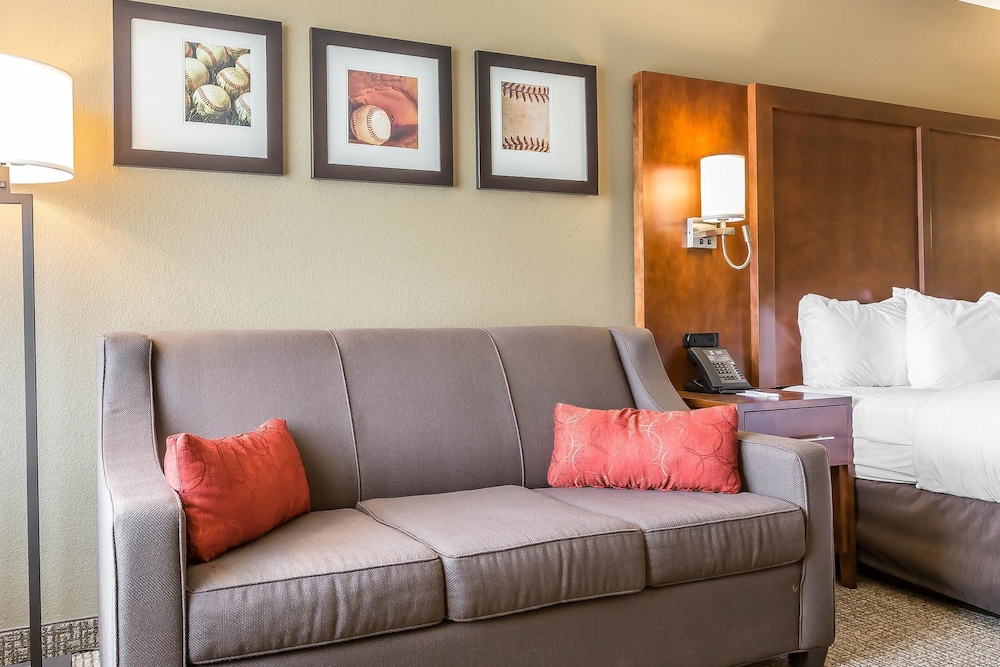Comfort Inn and Suites Aberdeen Near Apg 17/49