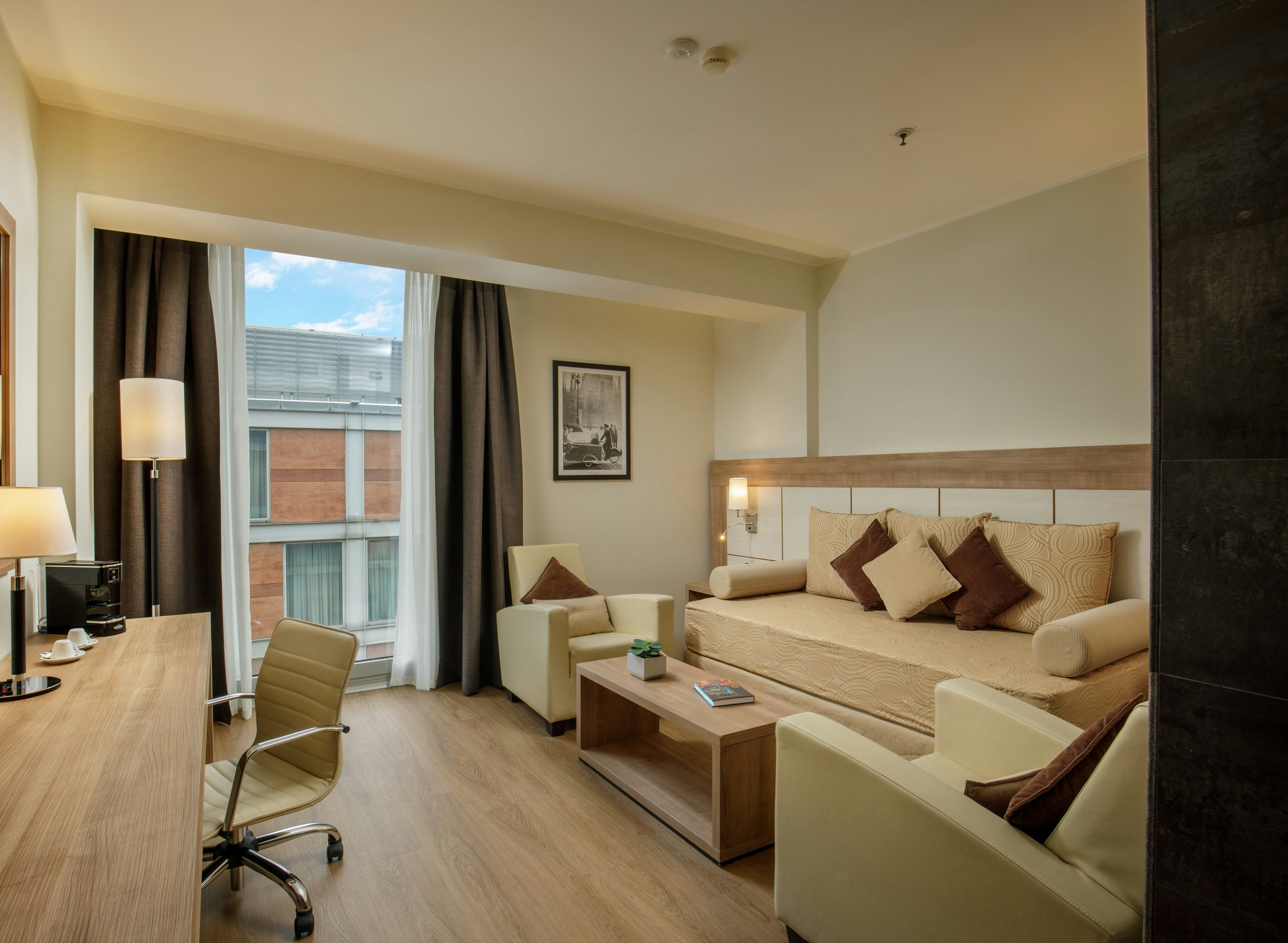 Suite, Parlor
