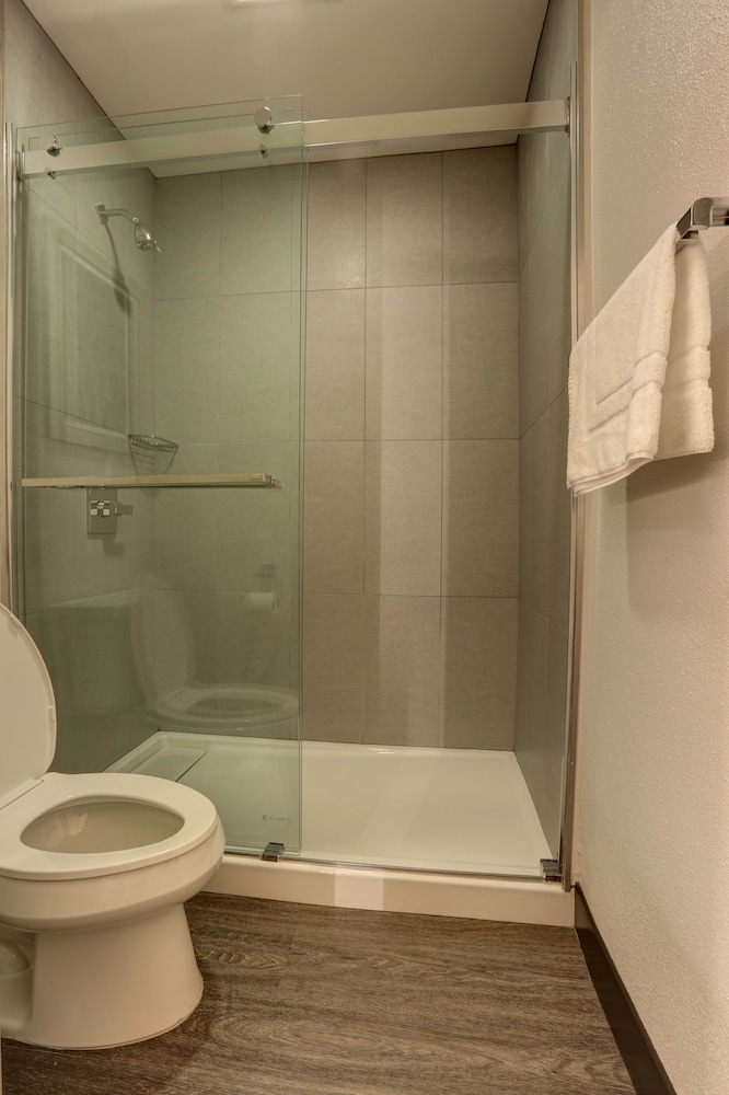 GreenTree Pasadena Inn 11/57