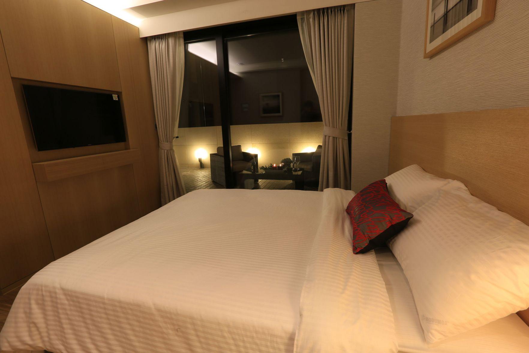 Suite, Queen Bed, Terrace