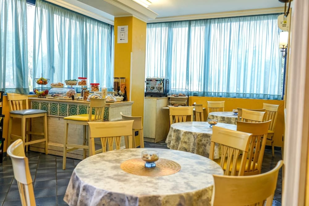 Hotel Nautico Pozzallo 48/68