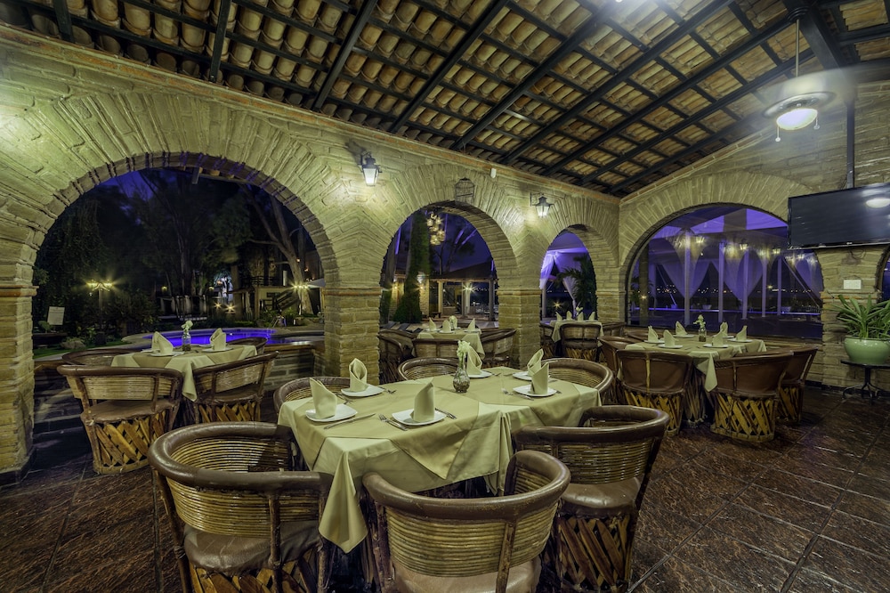 Hotel Quinta San Carlos 52/66