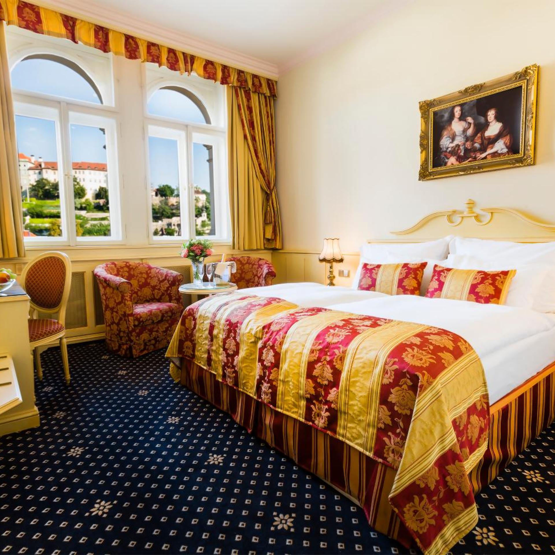 غرفة ديلوكس بسرير مزدوج أو سريرين منفصلين، Luxury Family Hotel Royal Palace 3/5