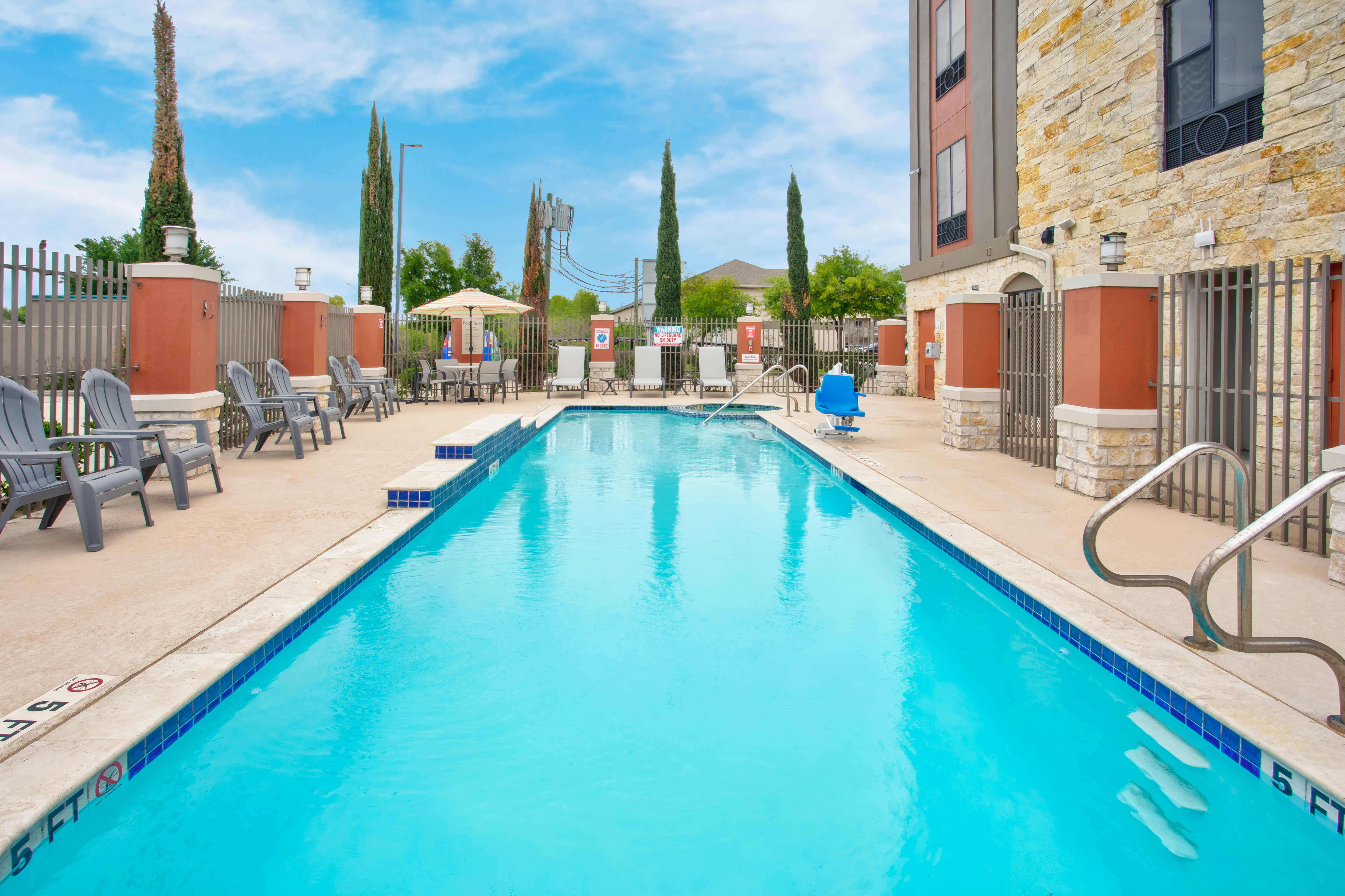 Holiday Inn Express Hotel Suites Katy 41/41