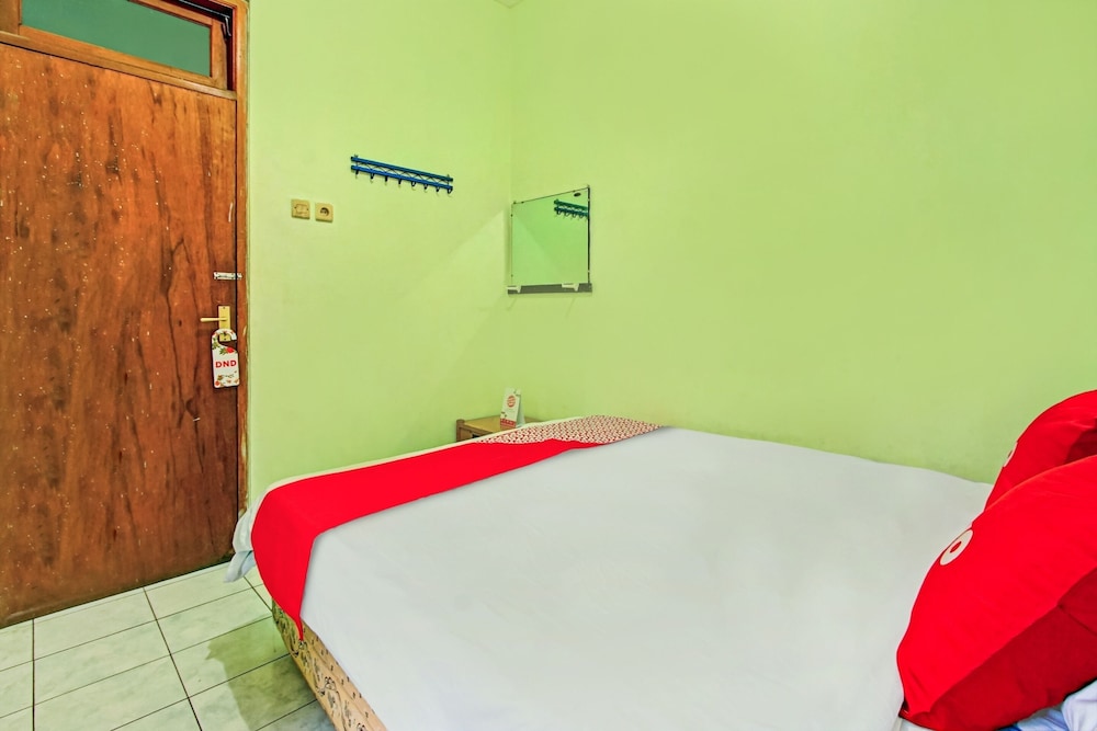 OYO 90031 Villa Papada 10/23