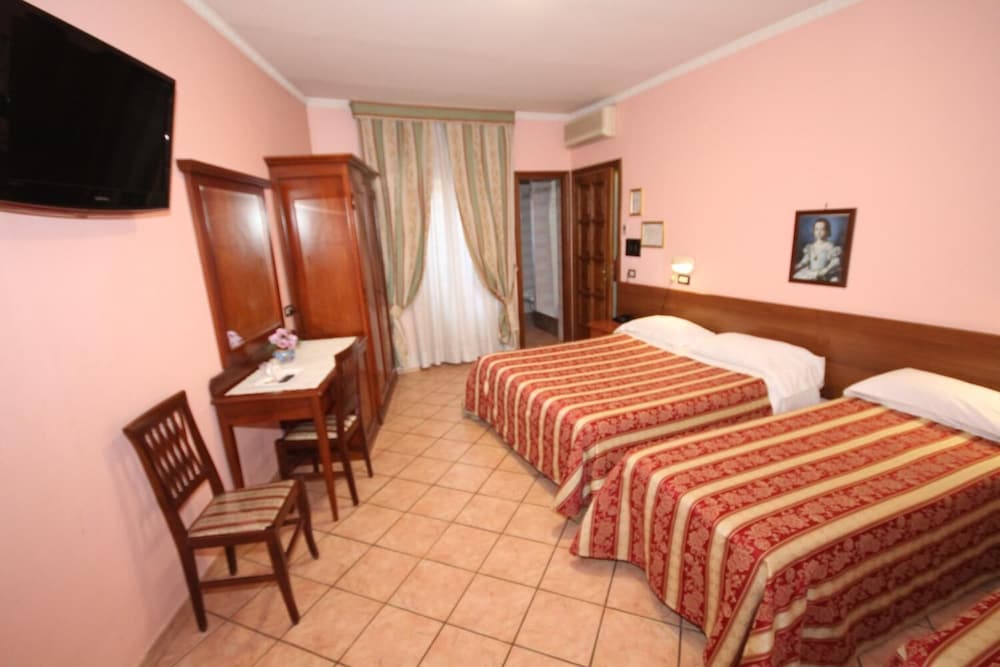 Hotel Marisa 51/114