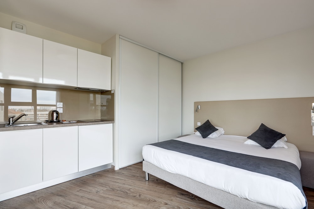 COMFORT, STUDIO, DOUBLE BED
