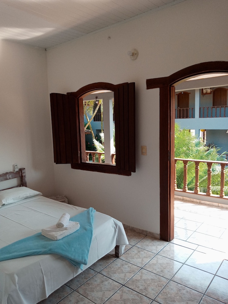 ROOM, DOUBLE BED