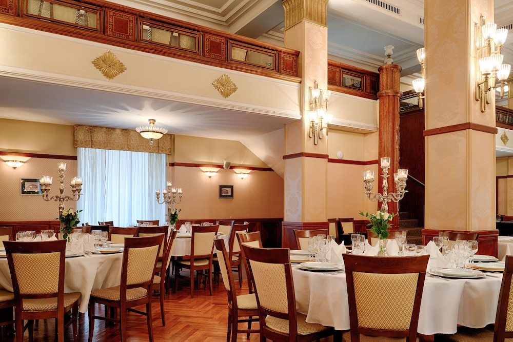 restaurant-cafeteria