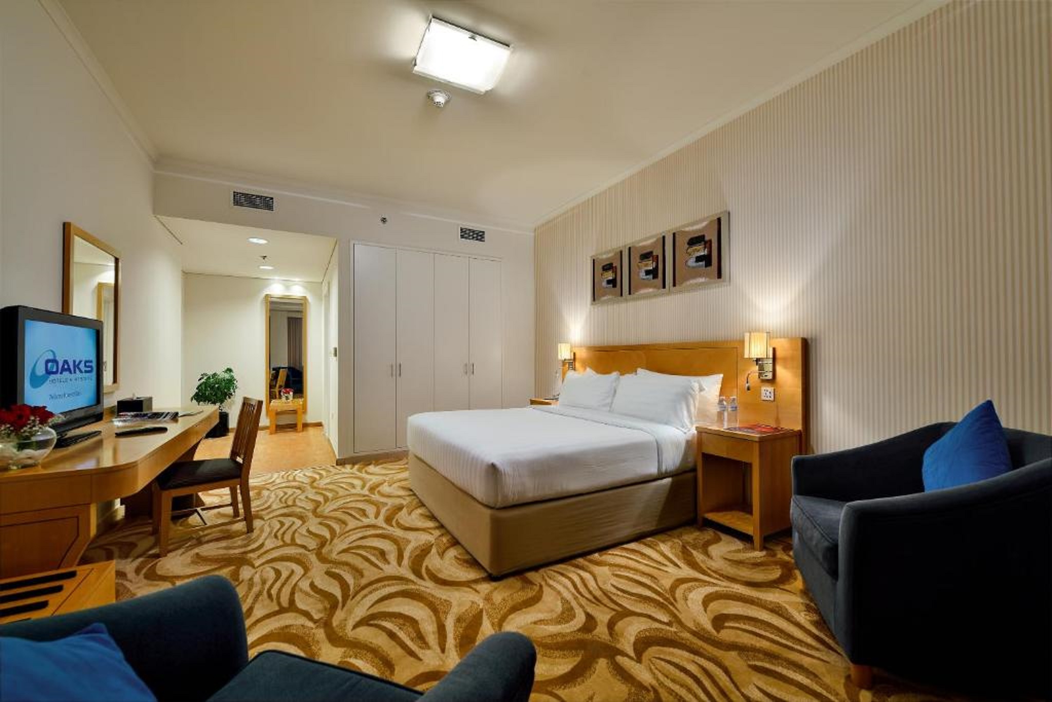 2 Bedrooms, Suite