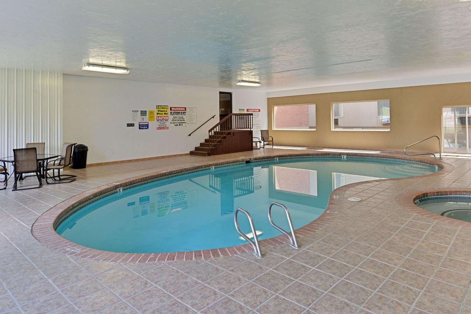 Quality Inn Vernal Near Dinosaur National Monument 21/43