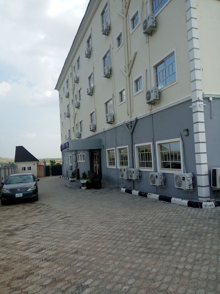 Peace Media Hotels 29/32