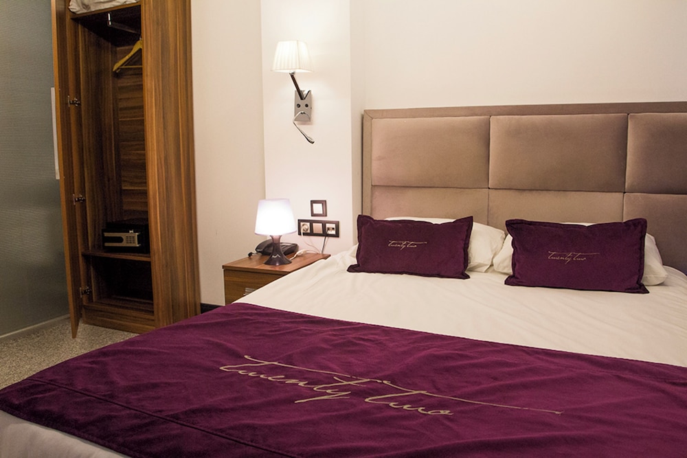 The 22 Hotel 20/50