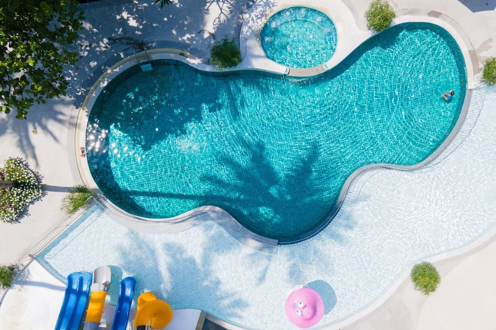 Fair House Beach Resort & Hotel 50/77