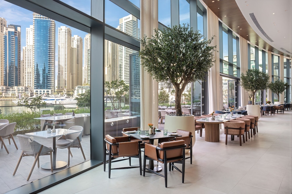 Vida Dubai Marina Yacht Club 59/68